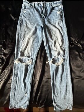 American Eagle Outfitters Light Blue Distressed Boyfriend Jeans